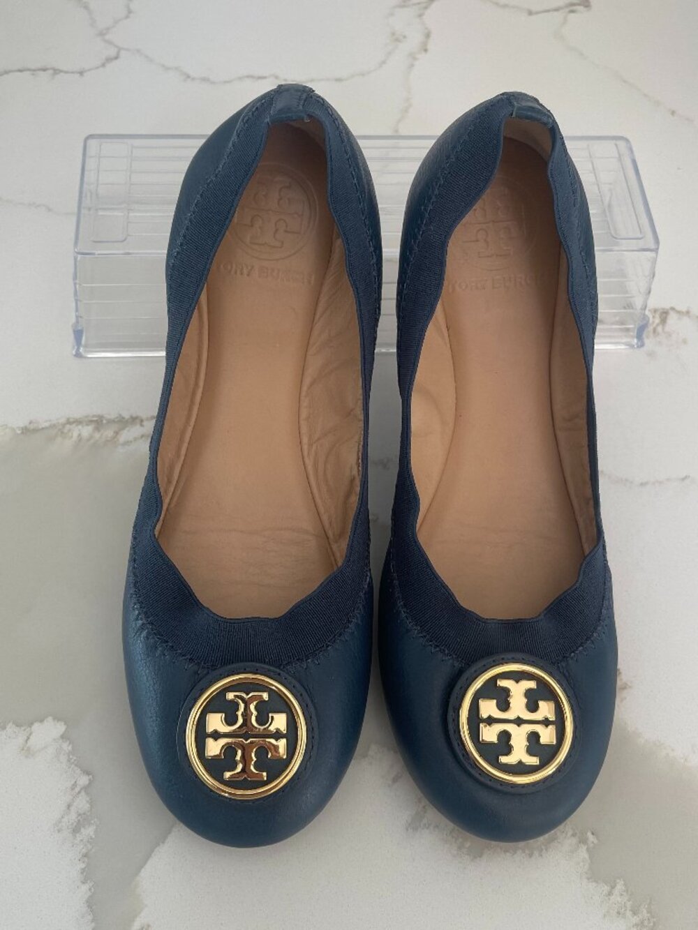 TORY BURCH Caroline Leather Ballet flats - Royal Blue w Gold Medallion size 5.5M